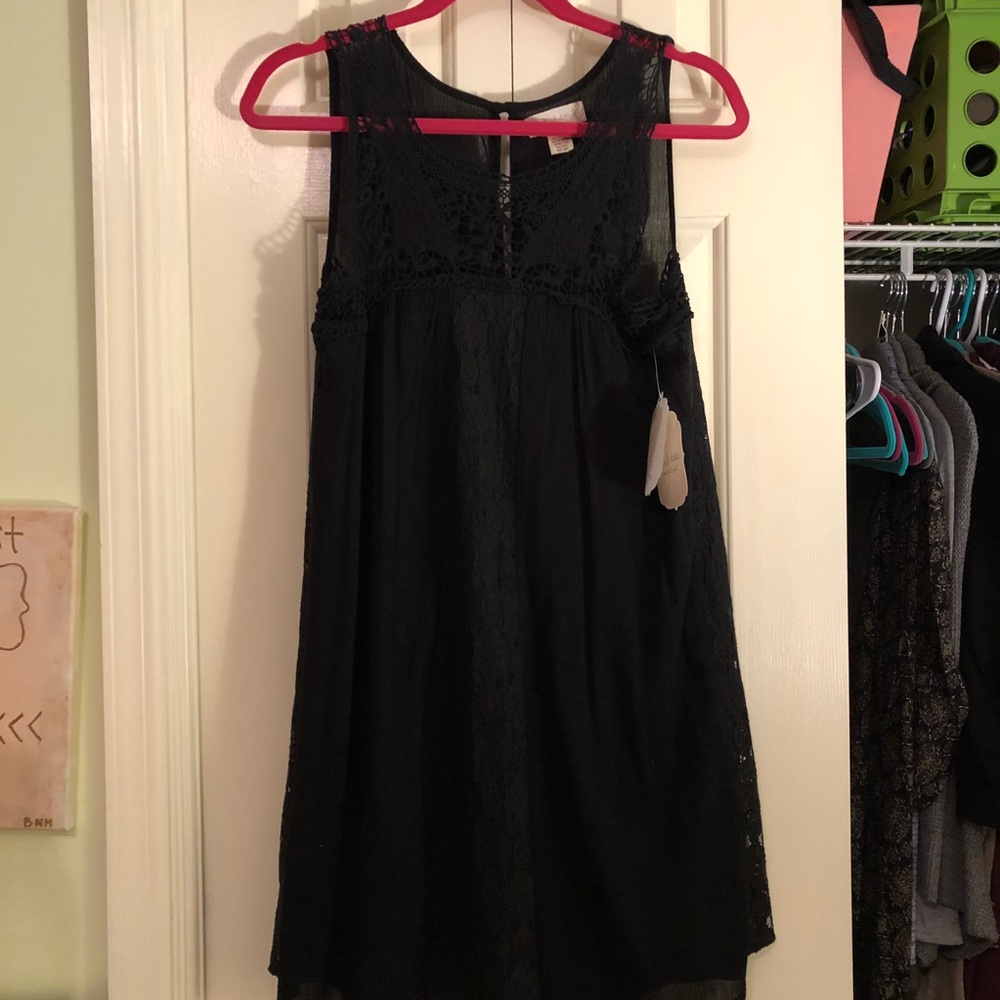 ⭐️BRAND NEW⭐️Altar’d State black dress